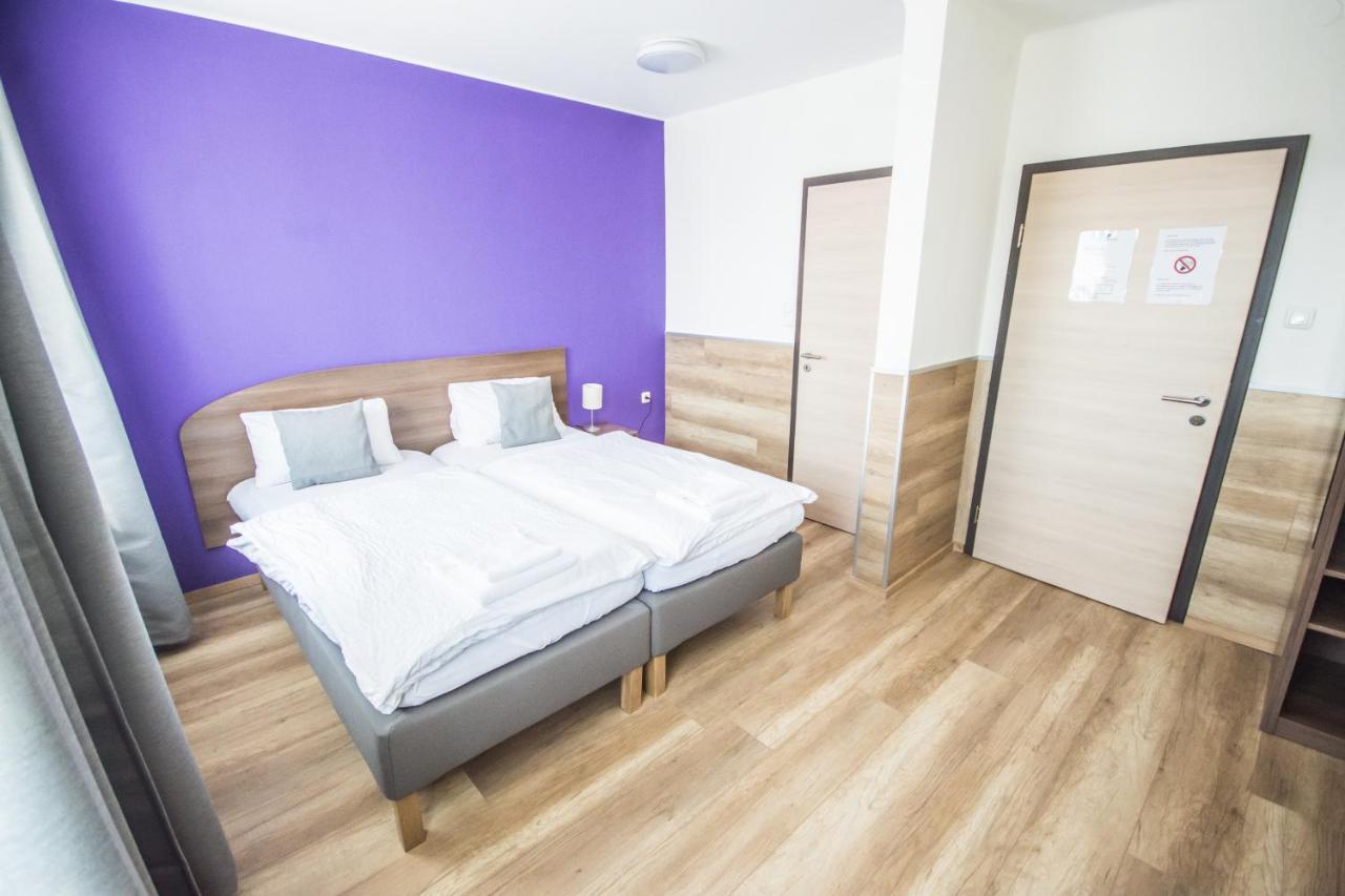 Turmfalke 24h Check In Hotel 2*